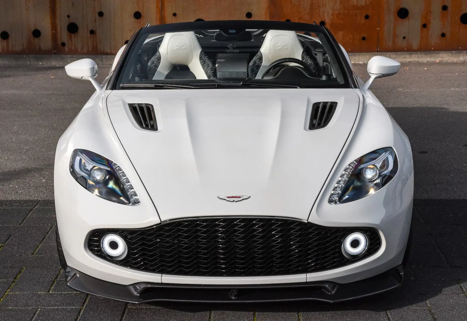 Aston Martin Vanquish Zagato Volante * 1 OF 99 * ONLY 7.000KM *  - 67363