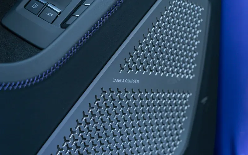 Lamborghini Urus SE * AD PERSONAM * VIOLA HONGKONG * MASSAGE * VOLL - 135946