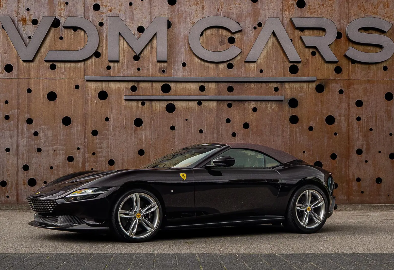 Ferrari Roma Spider * SPECIAL COLOR * VENT * VOLL * LP €345.000 - 171119