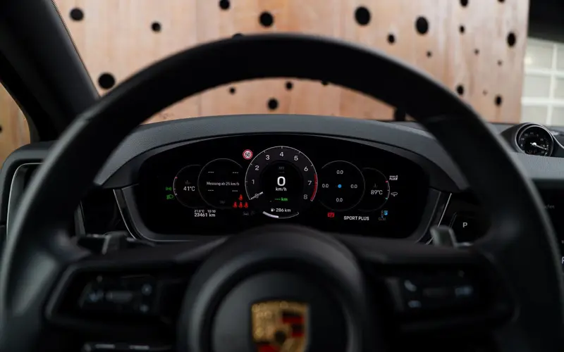 Porsche Cayenne E-Hybrid * PASM * SOFTCLOSE * PANO * CHRONO * 360 - 171926