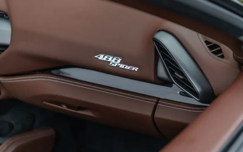 Ferrari 488 Spider HELE * SERVICE NEW * WARRANTY * ELEC.SEAT *  - 138584