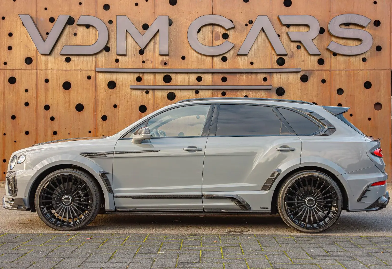 Bentley Bentayga V8 MANSORY * FULL CARBON * CERAMIC BRAKES *  - 74399