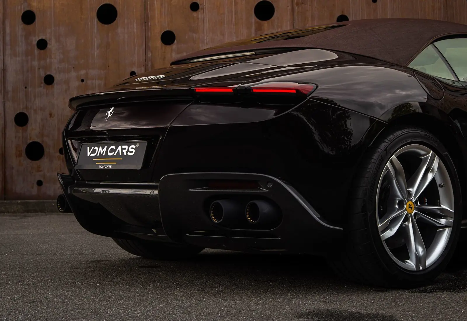 Ferrari Roma Spider * SPECIAL COLOR * VENT * VOLL * LP €345.000 - 171126