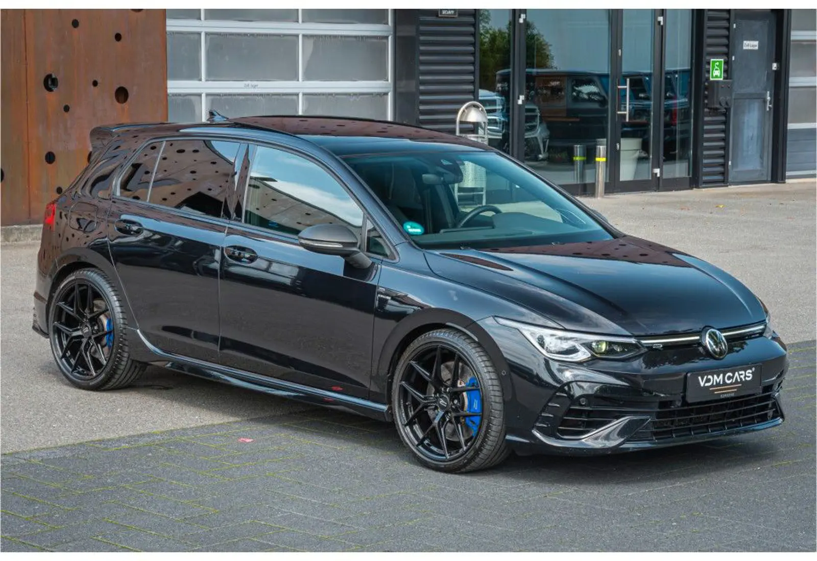 Volkswagen Golf VIII R 4Motion * AKRAPOVIC * STAGE 2 * PANO * PERF - 127640