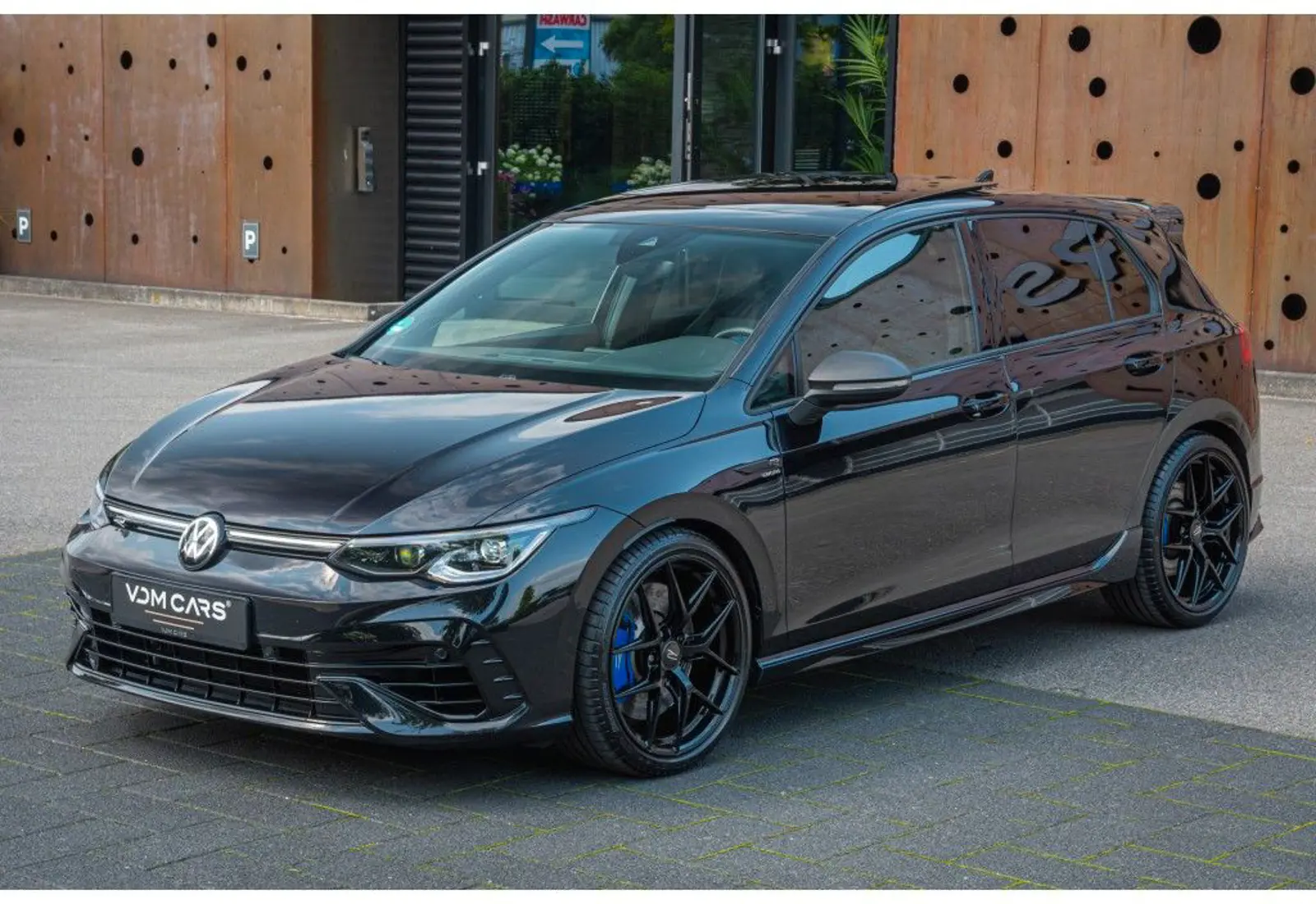 Volkswagen Golf VIII R 4Motion * AKRAPOVIC * STAGE 2 * PANO * PERF - 127638