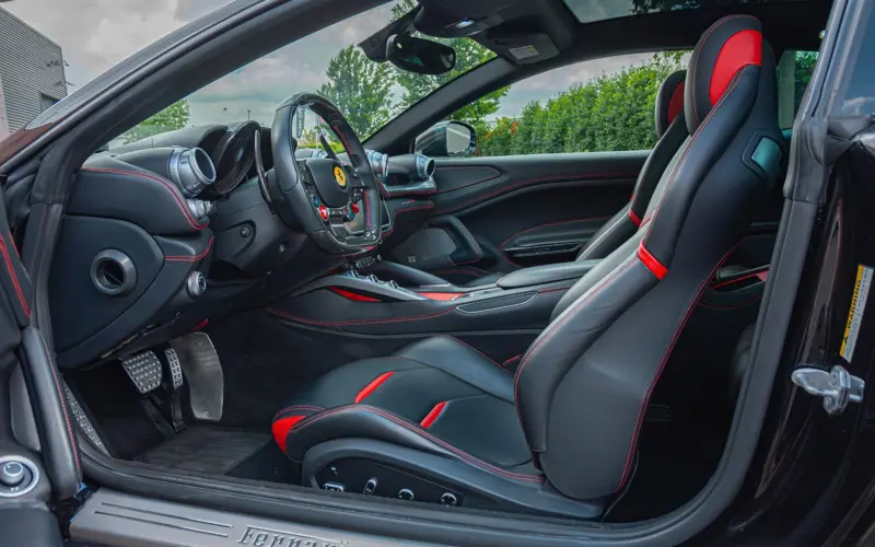 Ferrari GTC4Lusso V12 * NOVITEC * CARPLAY * P.DISPLAY * PANO * VO - 96762