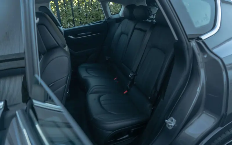 Maserati Levante Diesel * 1. HAND * SERVICE NEU * PANO * ACC * 360 - 122382