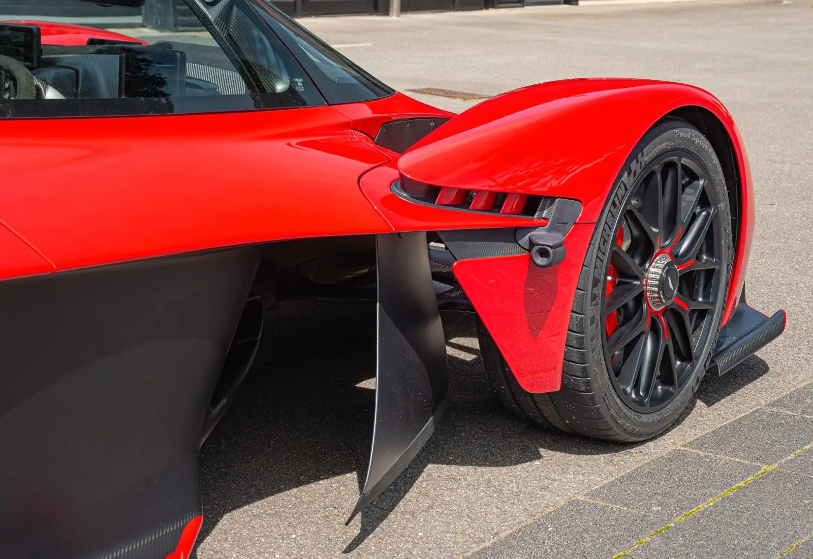 Aston Martin Valkyrie SPIDER * Q-COMMISSION * COLLECTOR PLAN *  - 103188