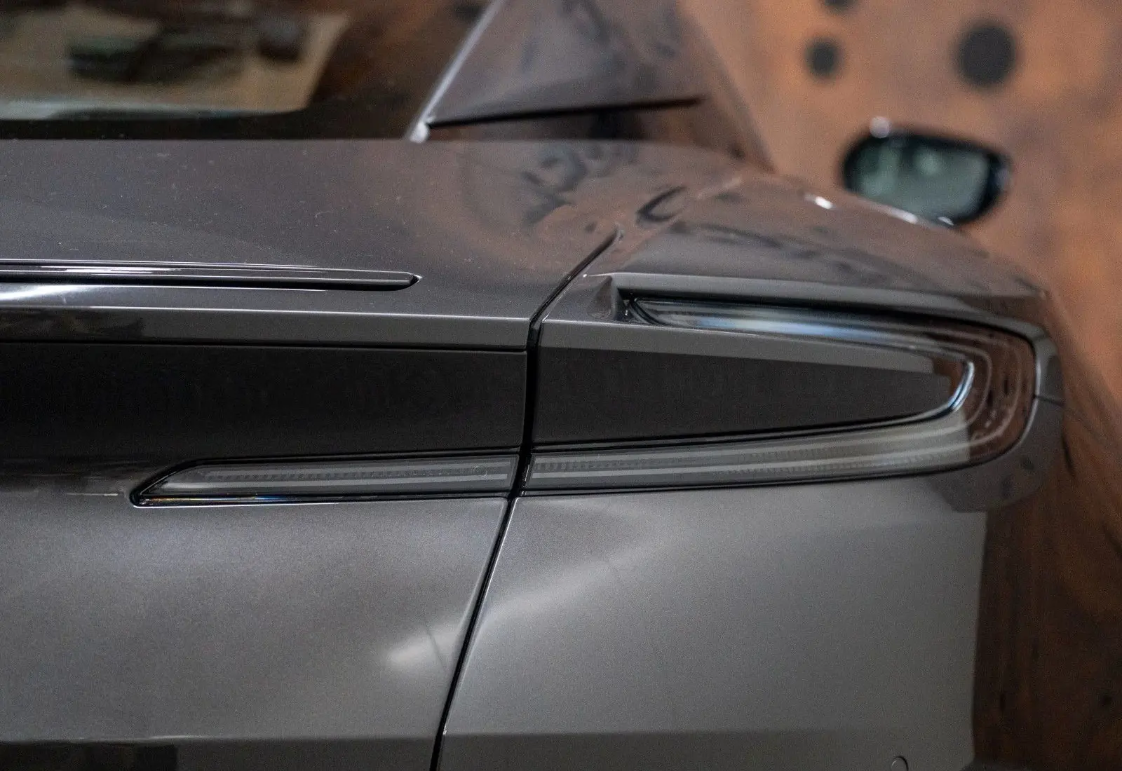 Aston Martin DB11 4.0 V8 * 9.564 km * INSPEKTION NEU * B&amp;O * 360 *  - 147407