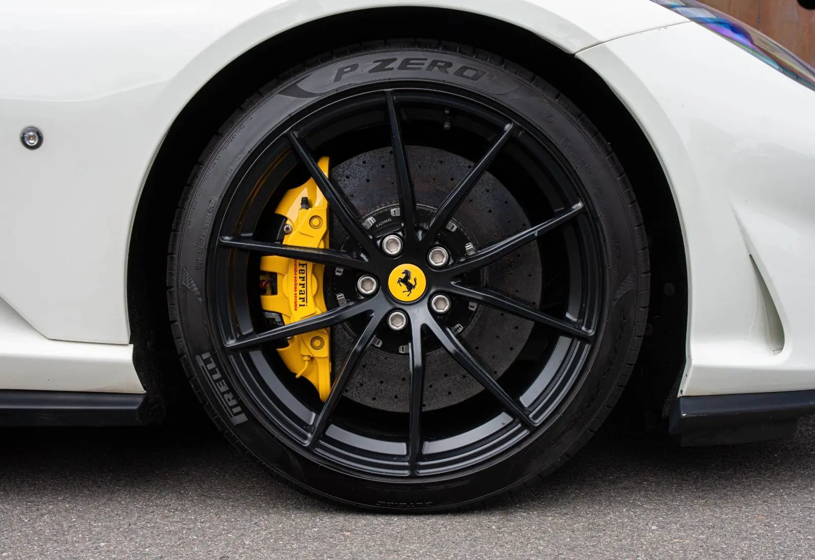 Ferrari 812 Superfast * CARBON SEATS * NEW SERVICE *  - 114358