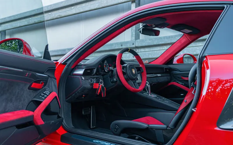 Porsche 911 GT2 RS * WEISSACH * 1.HAND * NUR 732KM * CLUBSPORT - 135732