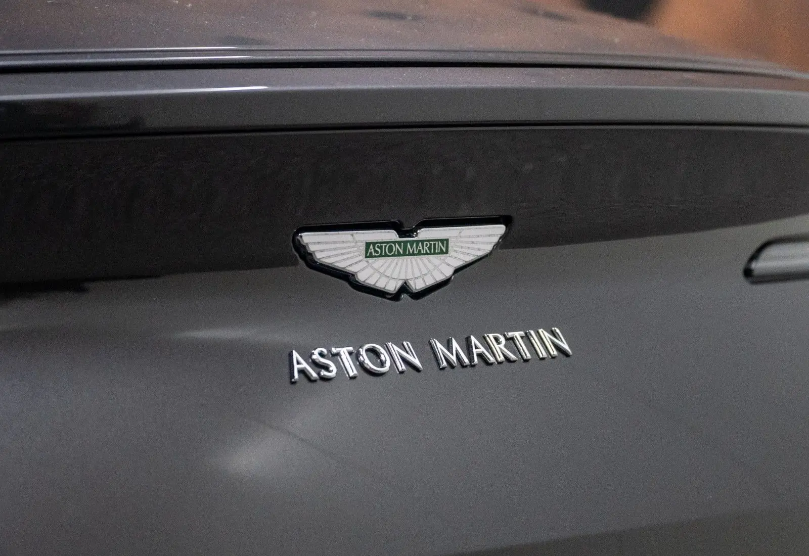 Aston Martin DB11 4.0 V8 * 9.564 km * INSPEKTION NEU * B&amp;O * 360 *  - 165664