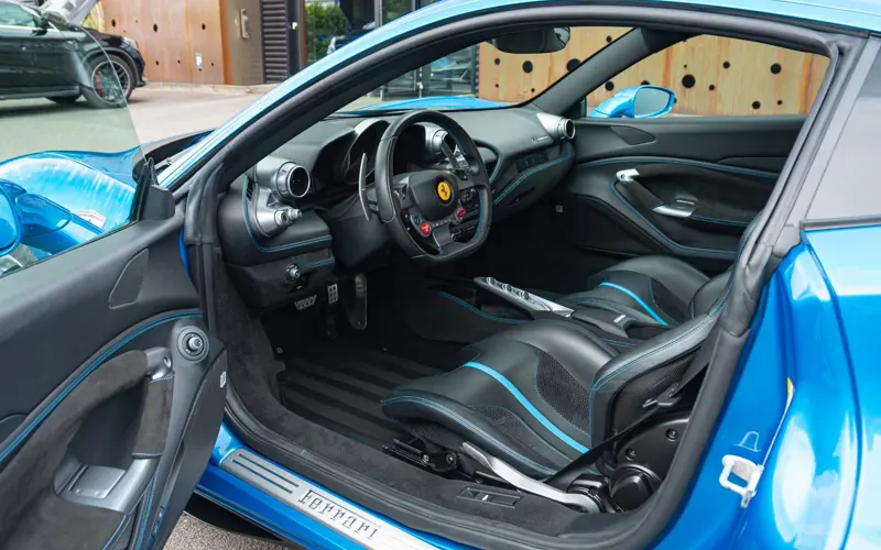 Ferrari F8 Tributo * CARBON SEATS * CARPLAY * LIFT * P.DISPLAY *  - 108301