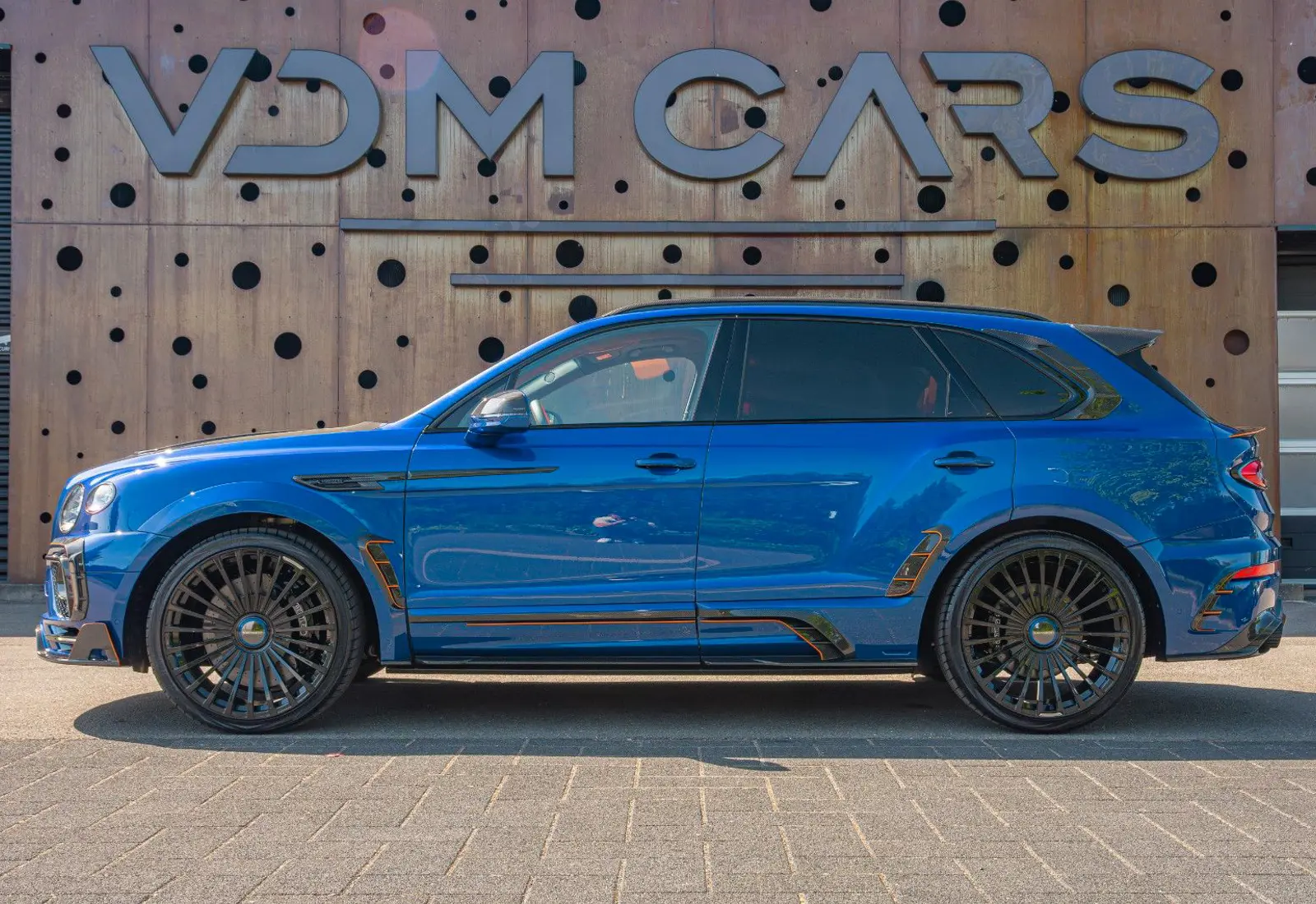 Bentley Bentayga V8 MANSORY * FULL CARBON * CERAMIC BRAKES *  - 85819