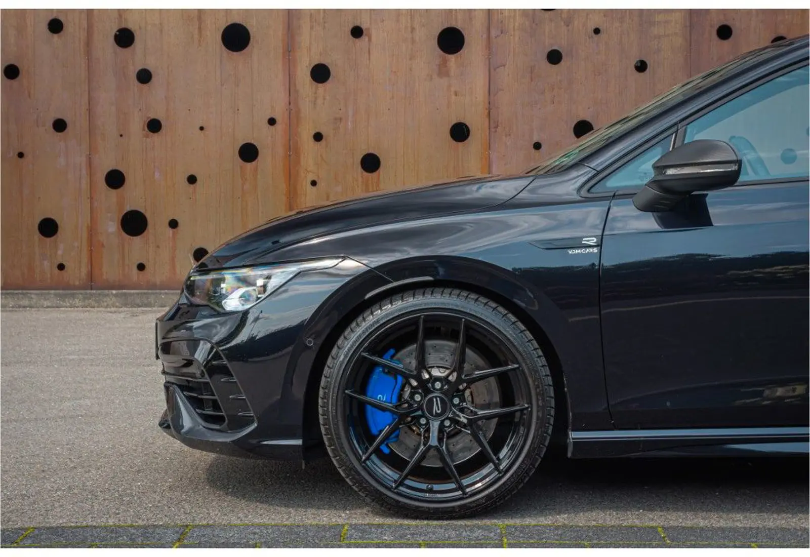 Volkswagen Golf VIII R 4Motion * AKRAPOVIC * STAGE 2 * PANO * PERF - 127647