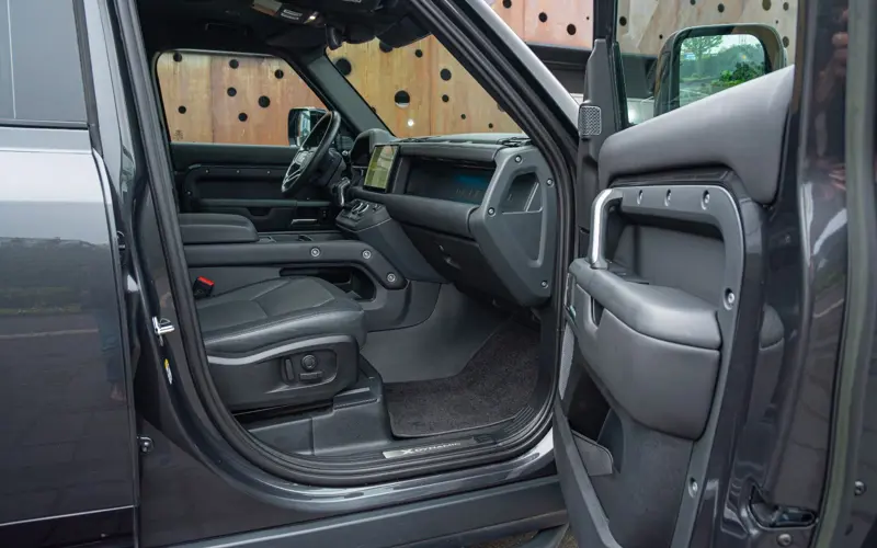 Land Rover Defender 3.0 D300 MHEV HSE 110 * MERIDIAN * PANO *  - 84804