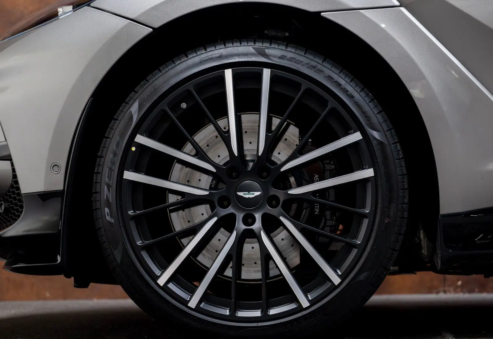 Aston Martin DBX 4.0 V8 707 * FACELIFT * ACC * 360 *  - 165754