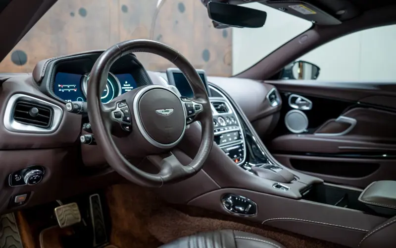 Aston Martin DB11 4.0 V8 * 9.564 km * INSPEKTION NEU * B&amp;O * 360 *  - 165670