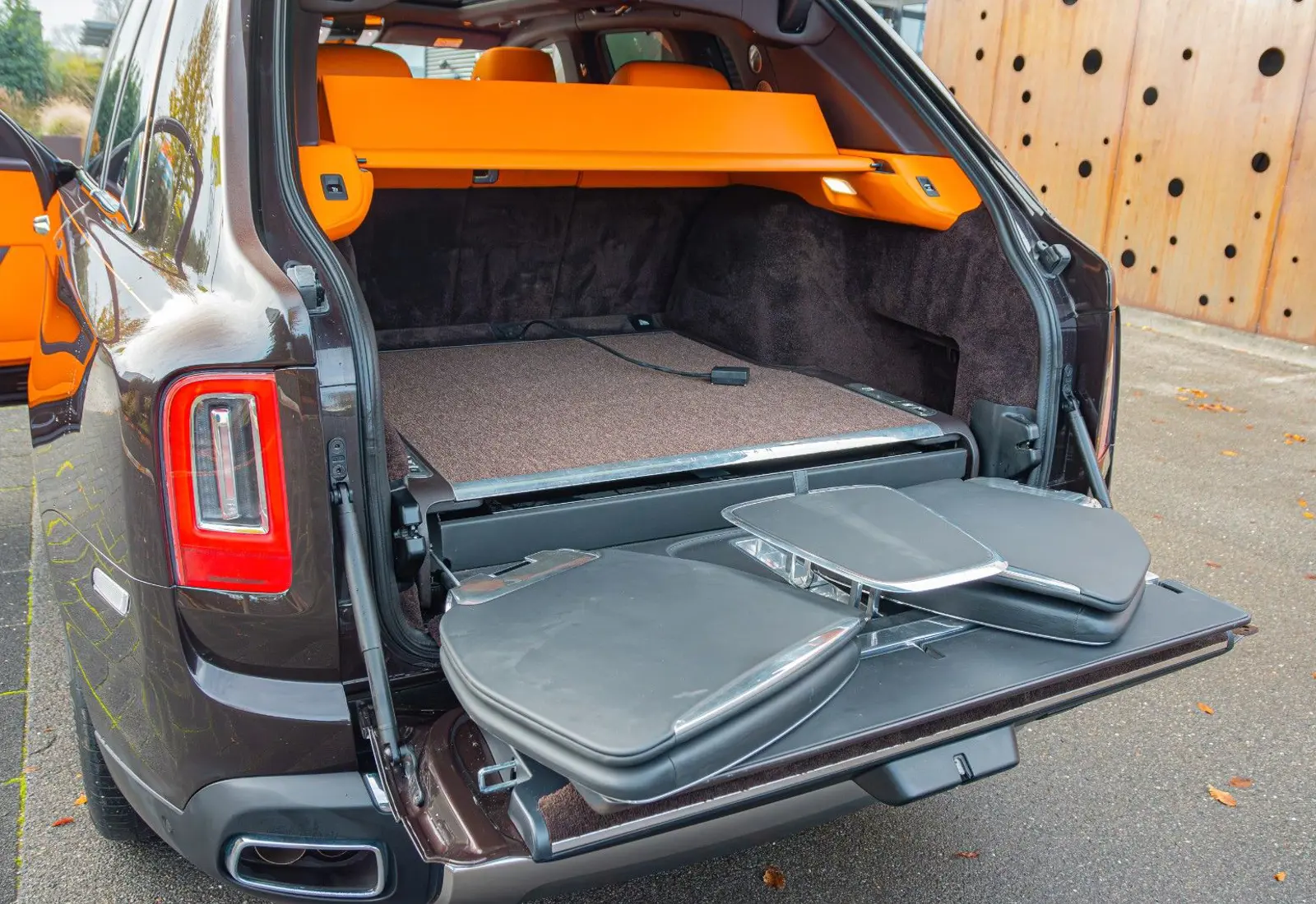 Rolls-Royce Cullinan * FOND-ENT. * VIEWING SUITE * BESPOKE * MASSAG - 96970