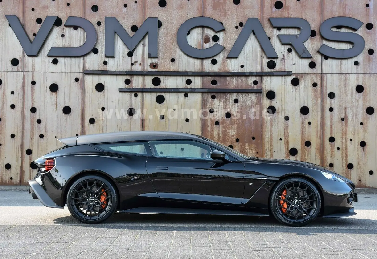 Aston Martin Vanquish Zagato Shooting Brake | 1 of 99 | NEW - 102395