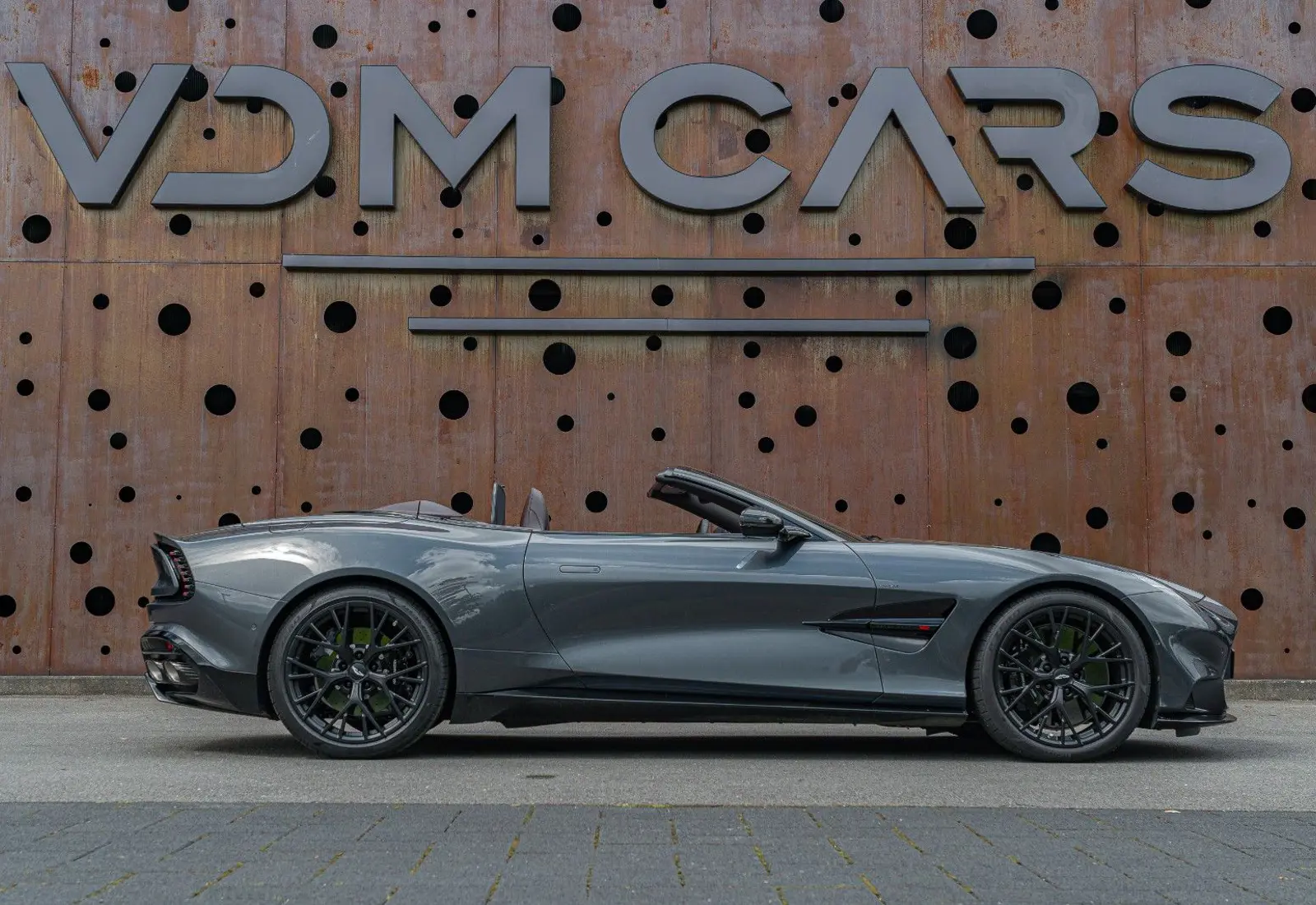Aston Martin Vanquish Volante * Bowers &amp; Wilkins * Black-Pack *  - 145372
