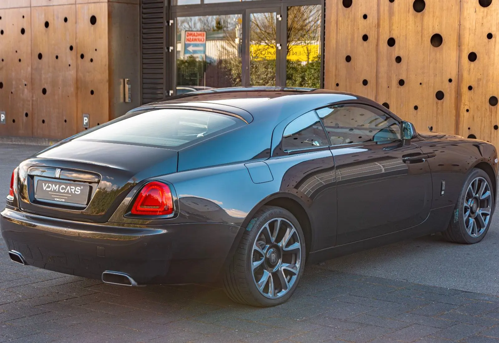 Rolls-Royce Wraith 6.6 V12 * MASSAGE * BESPOKE * DRIVE ASSIST+ *  - 113318
