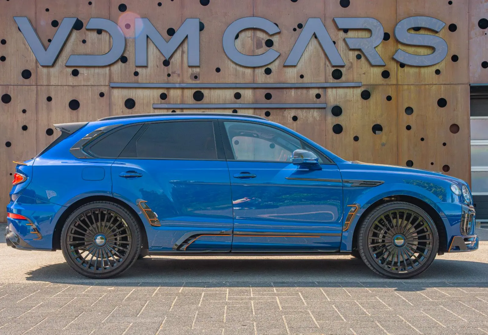Bentley Bentayga V8 MANSORY * FULL CARBON * CERAMIC BRAKES *  - 85817