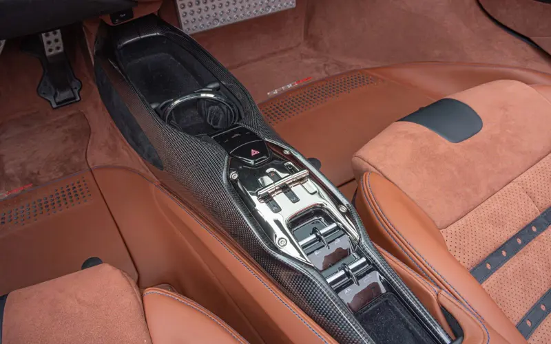 Ferrari SF90 Spider * CARBON(12x) * CARPLAY * LIFT * TWO-TONE *  - 110841