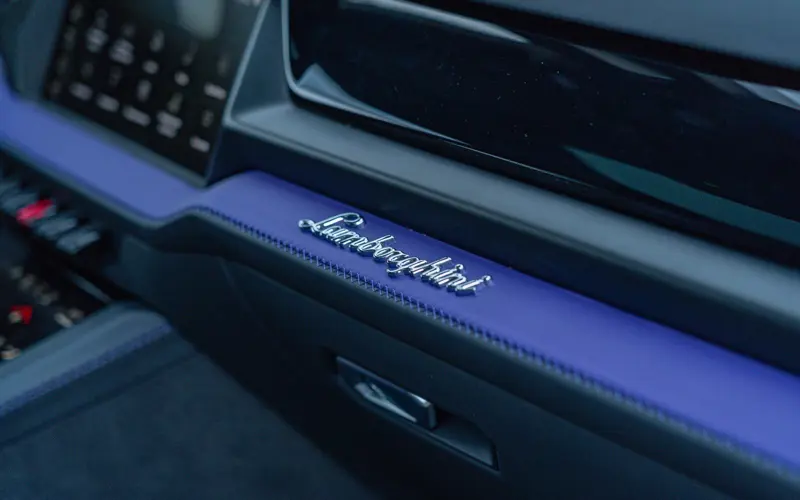 Lamborghini Urus SE * AD PERSONAM * VIOLA HONGKONG * MASSAGE * VOLL - 135960