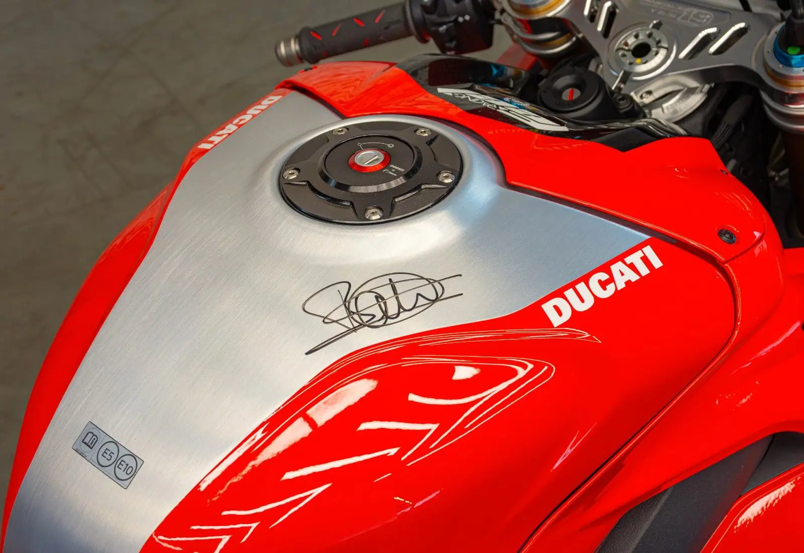 Ducati Panigale V4S SBK Bautista Replica * 1 OF 260 *  - 66982