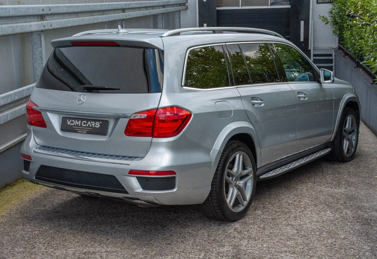 Mercedes-Benz GL 350 BlueTec 4M * AMG LINE * 7-SITZ * 360 * HARMAN *  - 114264
