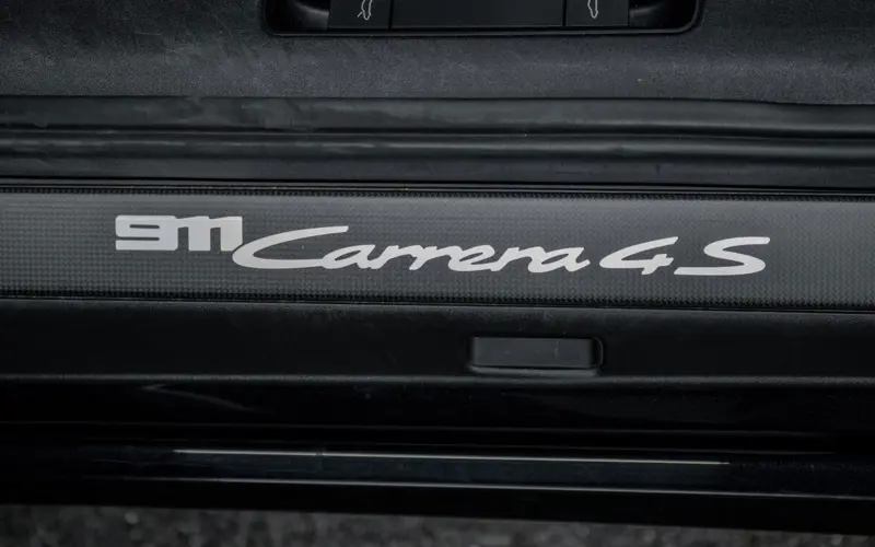 Porsche 992 Carrera 4S * 18-WEG * H.ACHSLENKUNG * SITZBELÜFT *  - 138347