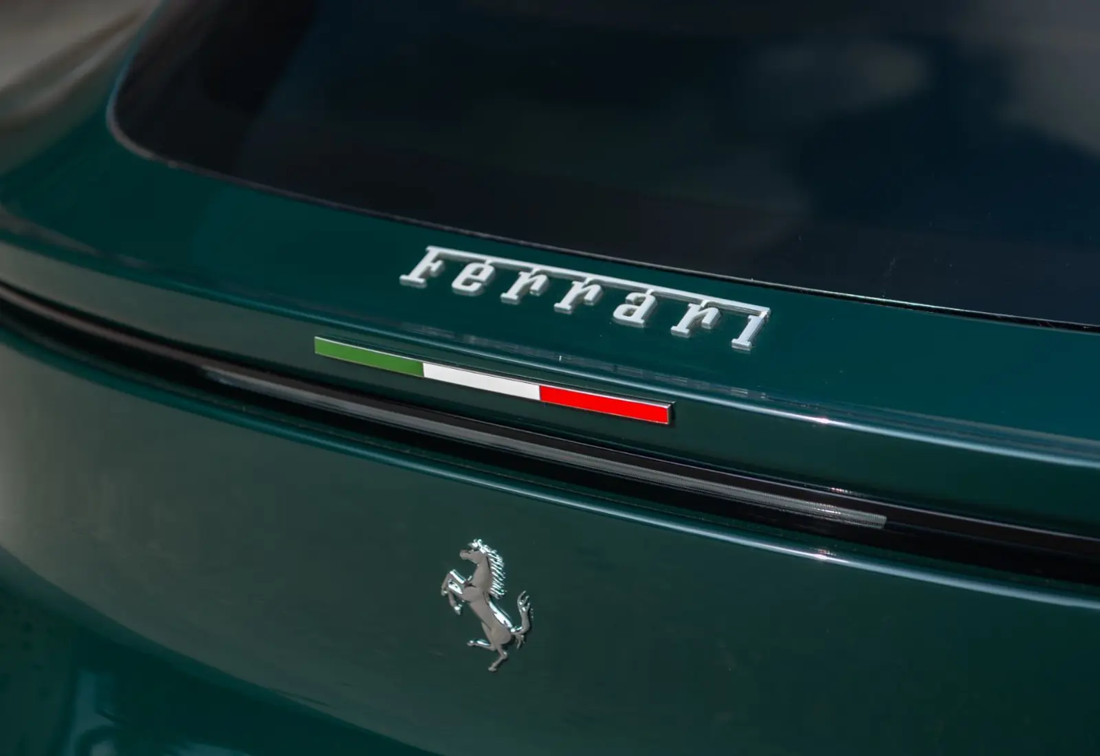 Ferrari Purosangue V12 * CARBON (9x) * MASSAGE * PANO * STOCK *  - 117895