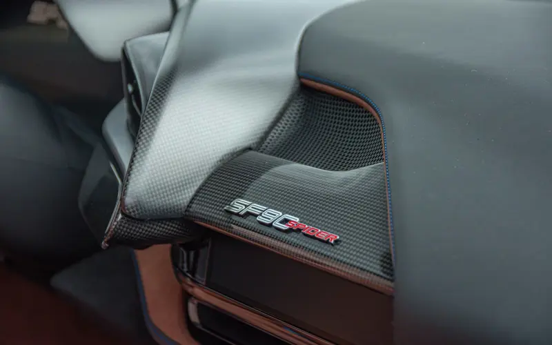 Ferrari SF90 Spider * CARBON(12x) * CARPLAY * LIFT * TWO-TONE *  - 111475