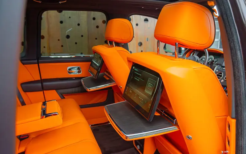 Rolls-Royce Cullinan * FOND-ENT. * VIEWING SUITE * BESPOKE * MASSAG - 96982