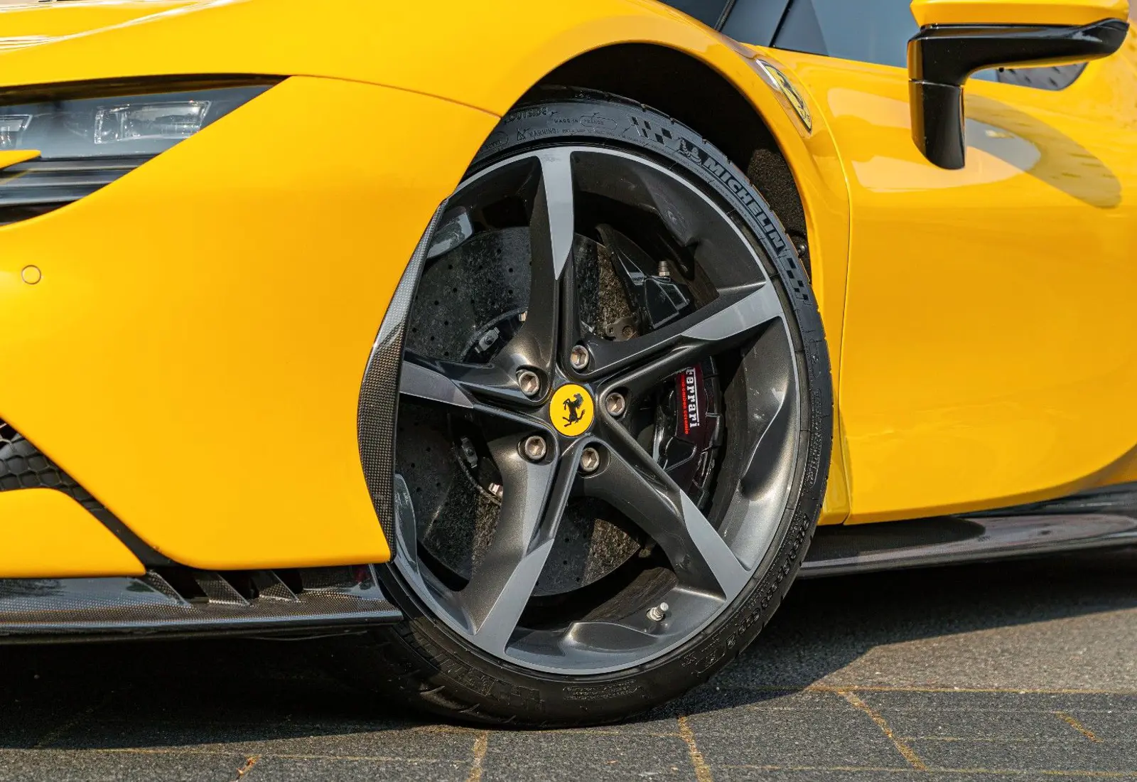 Ferrari SF90 Stradale * ATELIER * GIALLO TRIPLO * CARBON * TAILO - 138925