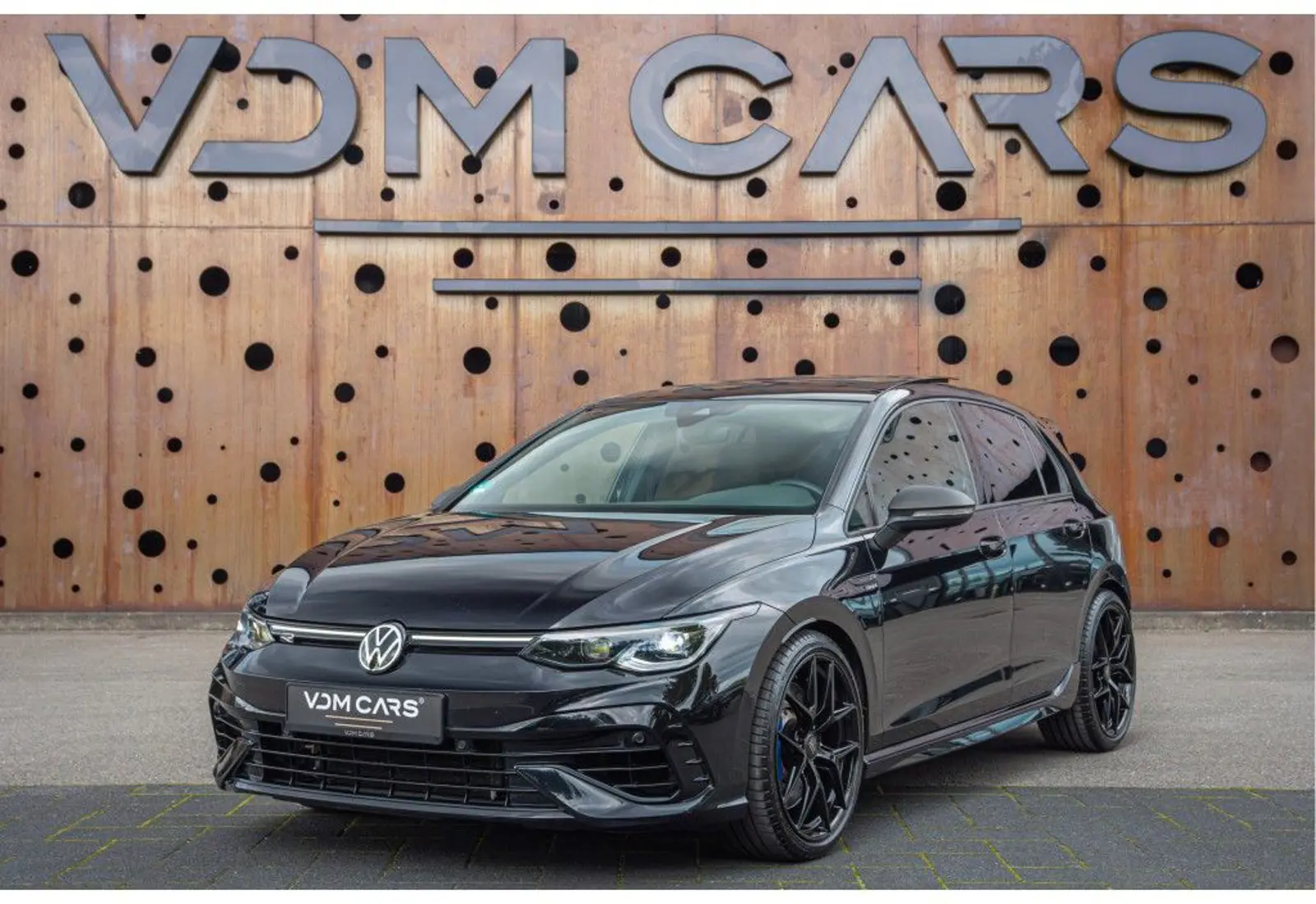 Volkswagen Golf VIII R 4Motion * AKRAPOVIC * STAGE 2 * PANO * PERF - 127637