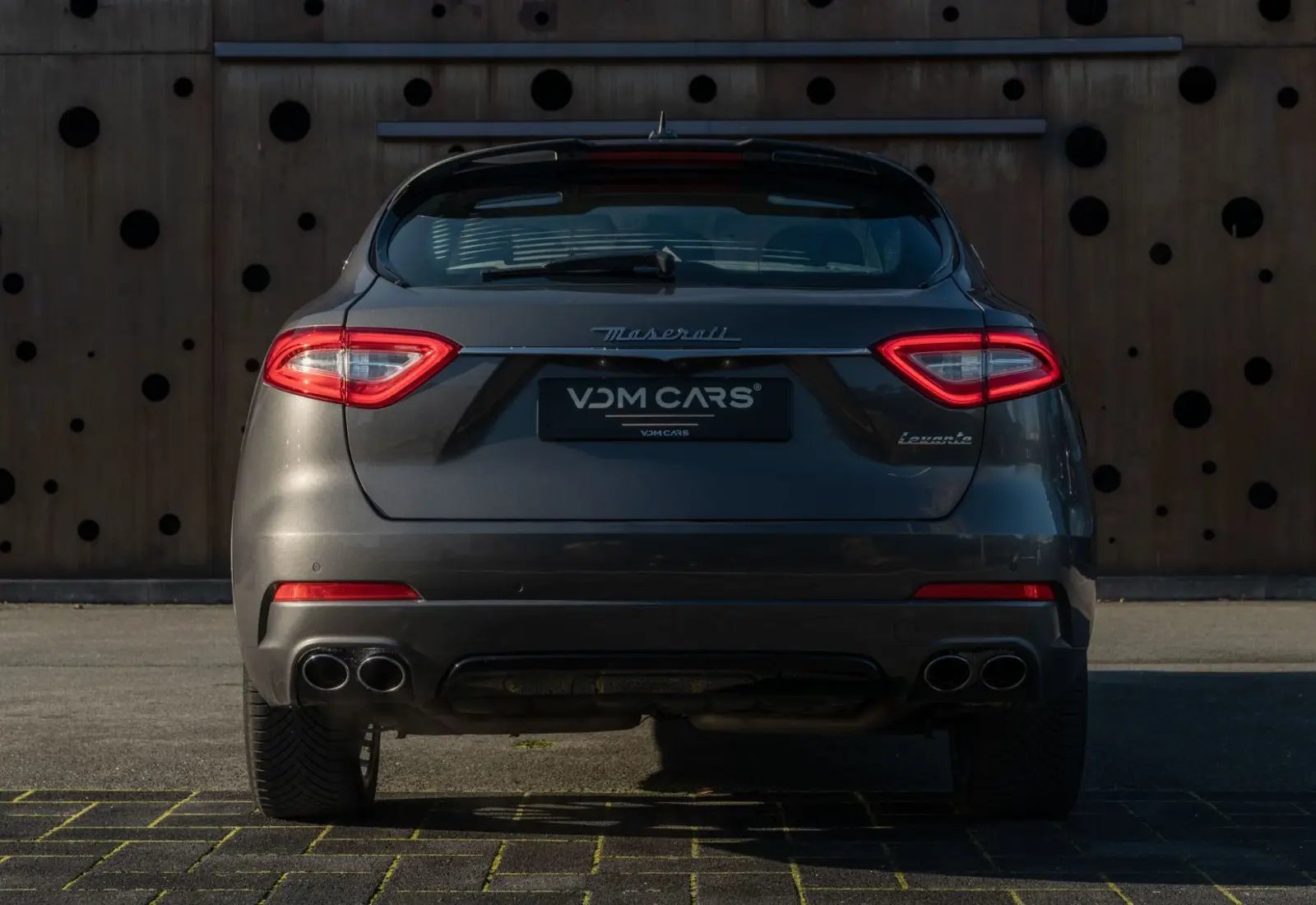 Maserati Levante Diesel * 1. HAND * SERVICE NEU * PANO * ACC * 360 - 122365