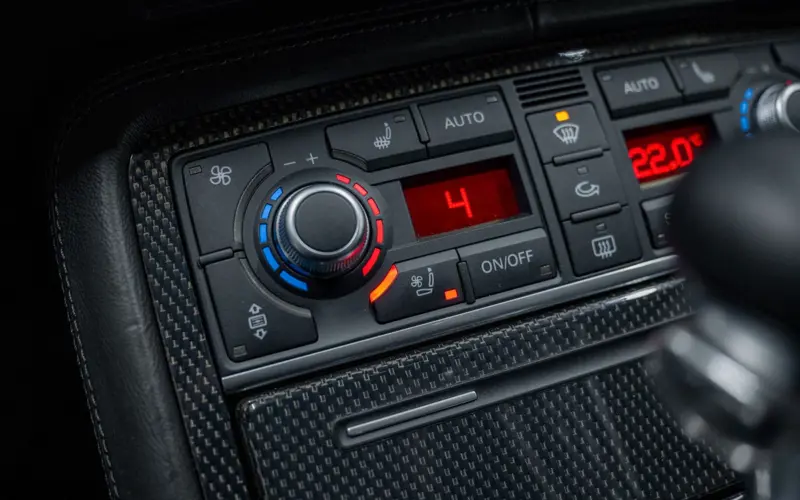 Audi S8 5.2 quattro * MASSAGE * LUFTFEDERUNG * CARBON *  - 166337