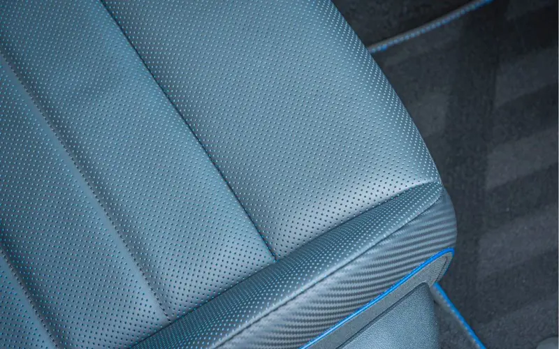 Volkswagen Golf VIII R 4Motion * AKRAPOVIC * STAGE 2 * PANO * PERF - 127663