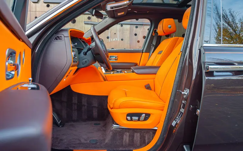 Rolls-Royce Cullinan * FOND-ENT. * VIEWING SUITE * BESPOKE * MASSAG - 96972