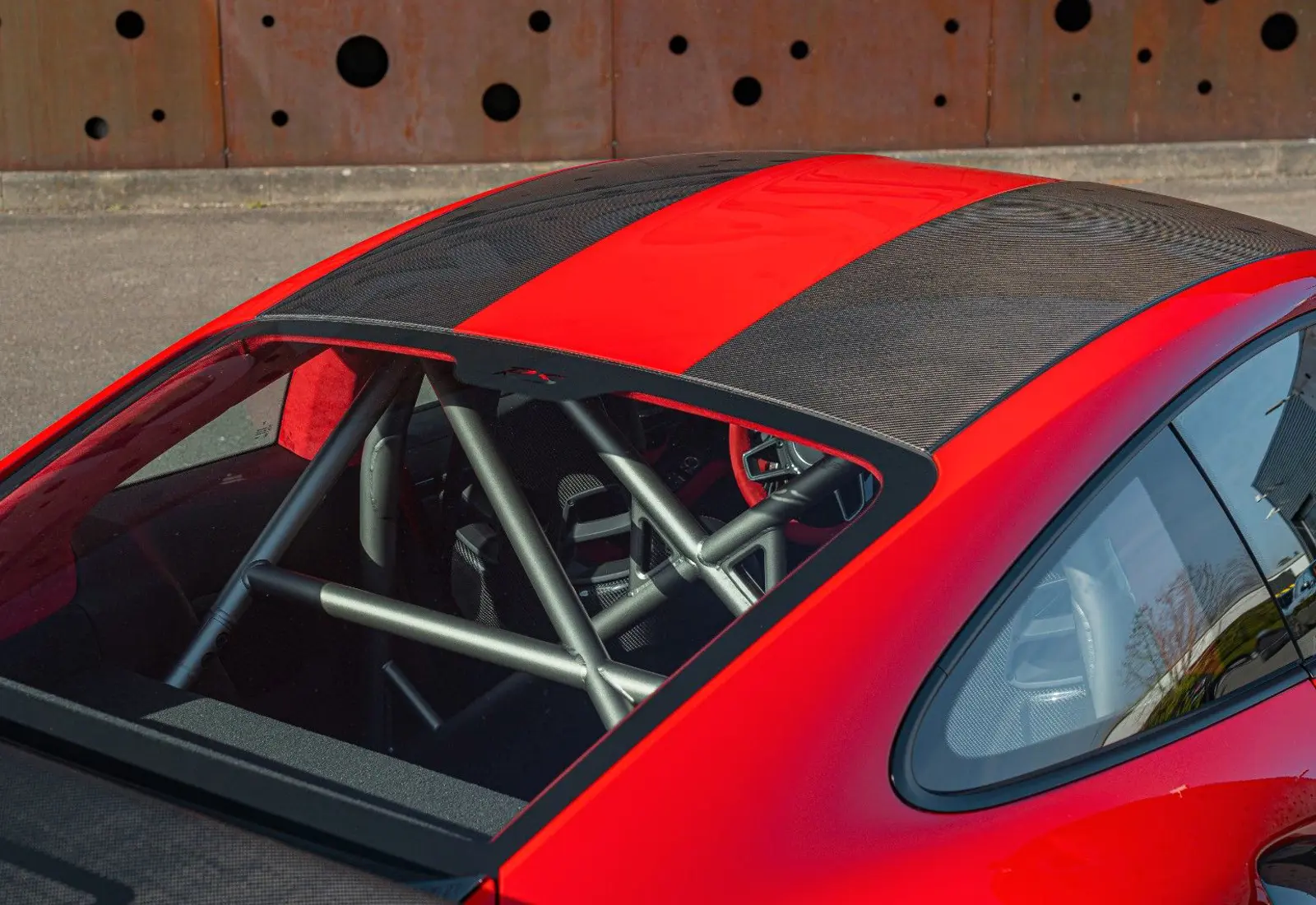 Porsche 911 GT2 RS * WEISSACH * 1.OWNER * ONLY 732KM * NEW - 135691