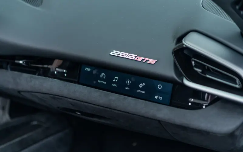 Ferrari 296 GTS * 1.HAND * ACC * CARPLAY * AFS * CONNECT * DAYTONA *  - 119181