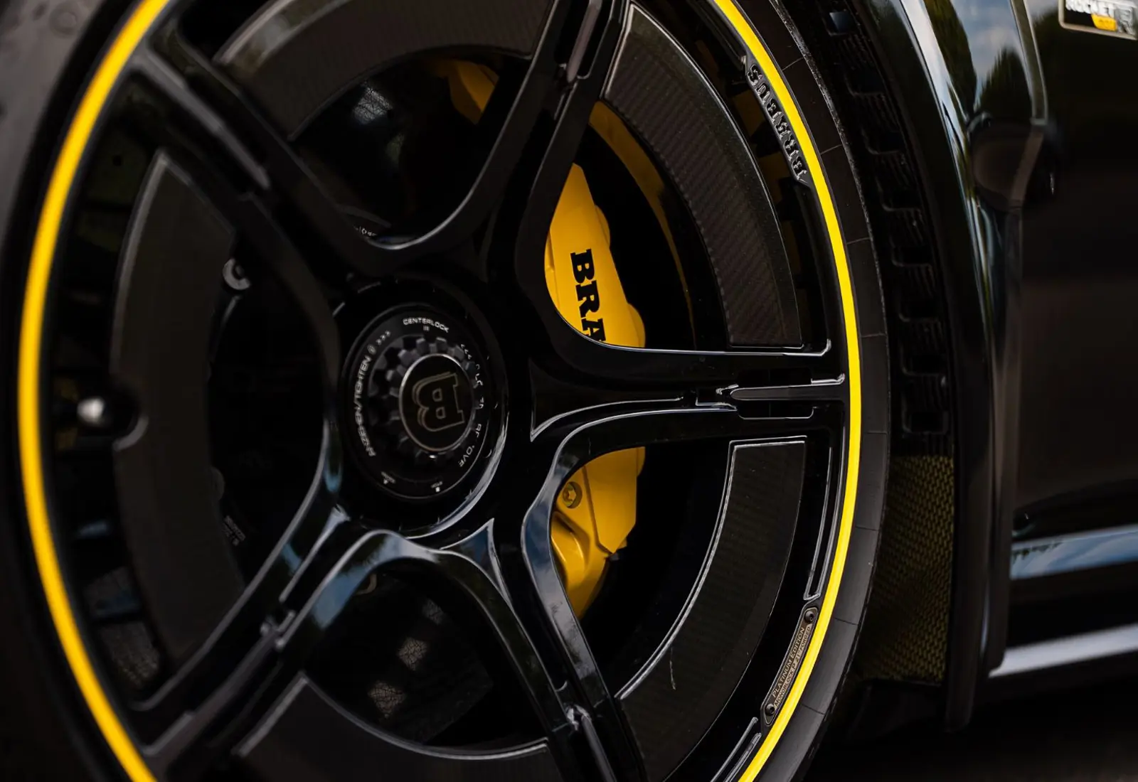Porsche 992 BRABUS ROCKET R * 1 OF 25 * 900HP * CARBON * LIFT *  - 174489