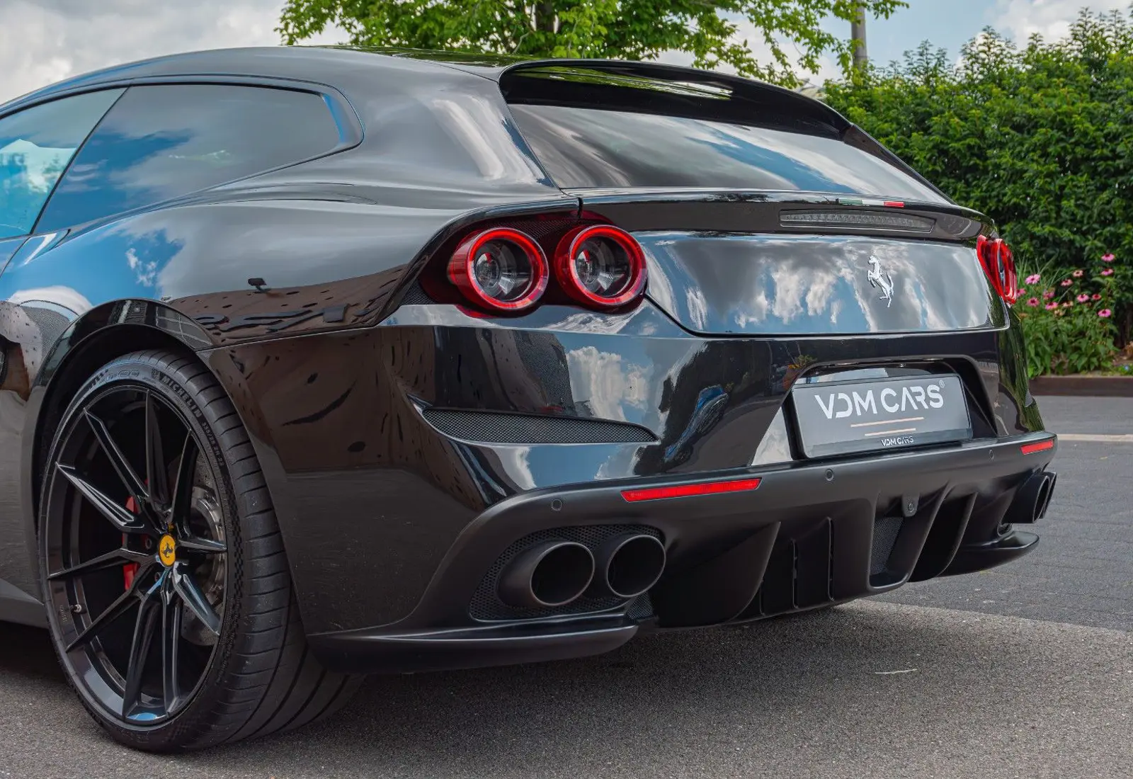 Ferrari GTC4Lusso V12 * NOVITEC * CARPLAY * P.DISPLAY * PANO * VO - 68436