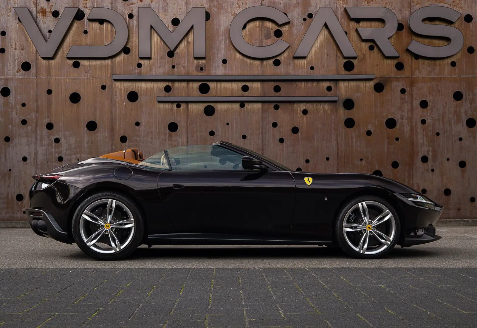 Ferrari Roma Spider * SPECIAL COLOR * VENT * VOLL * LP €345.000 - 171123