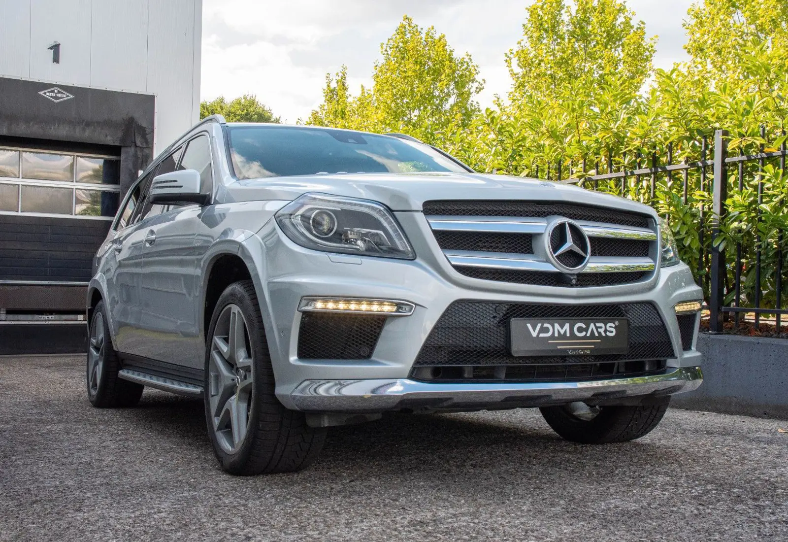 Mercedes-Benz GL 350 BlueTec 4M * AMG LINE * 7-SITZ * 360 * HARMAN *  - 114263