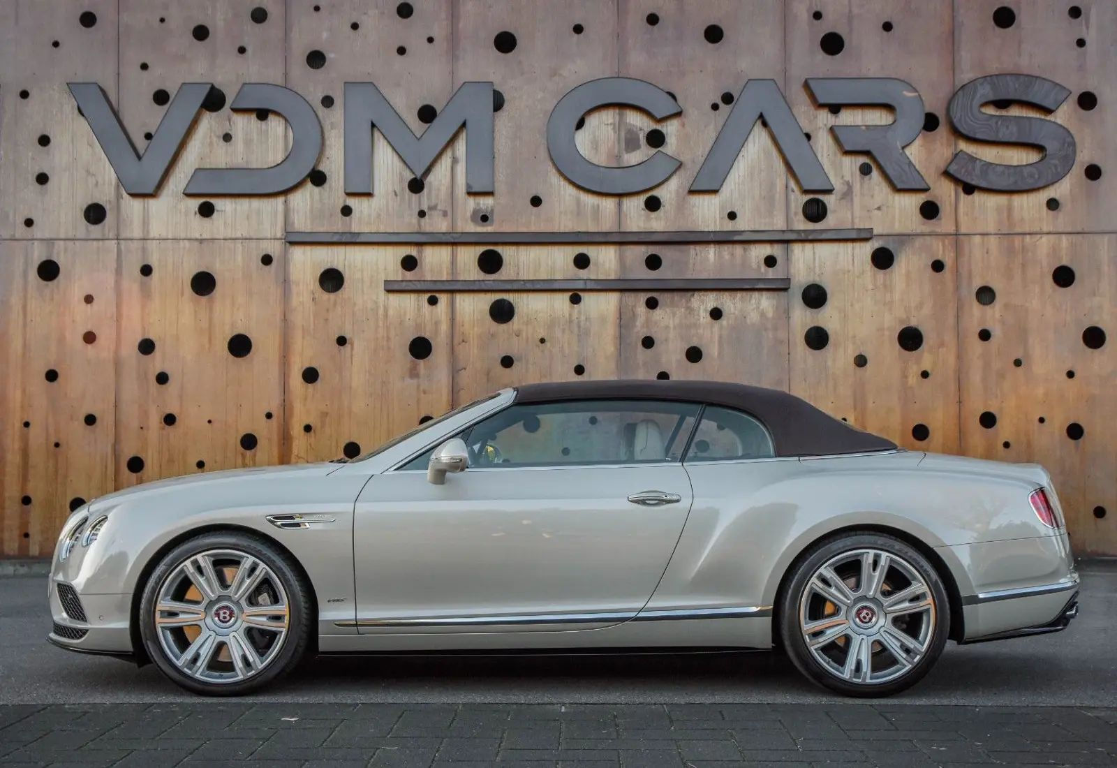 Bentley Continental GTC V8 S * 1. OWNER * MULLINER * MASSAGE *  - 66200