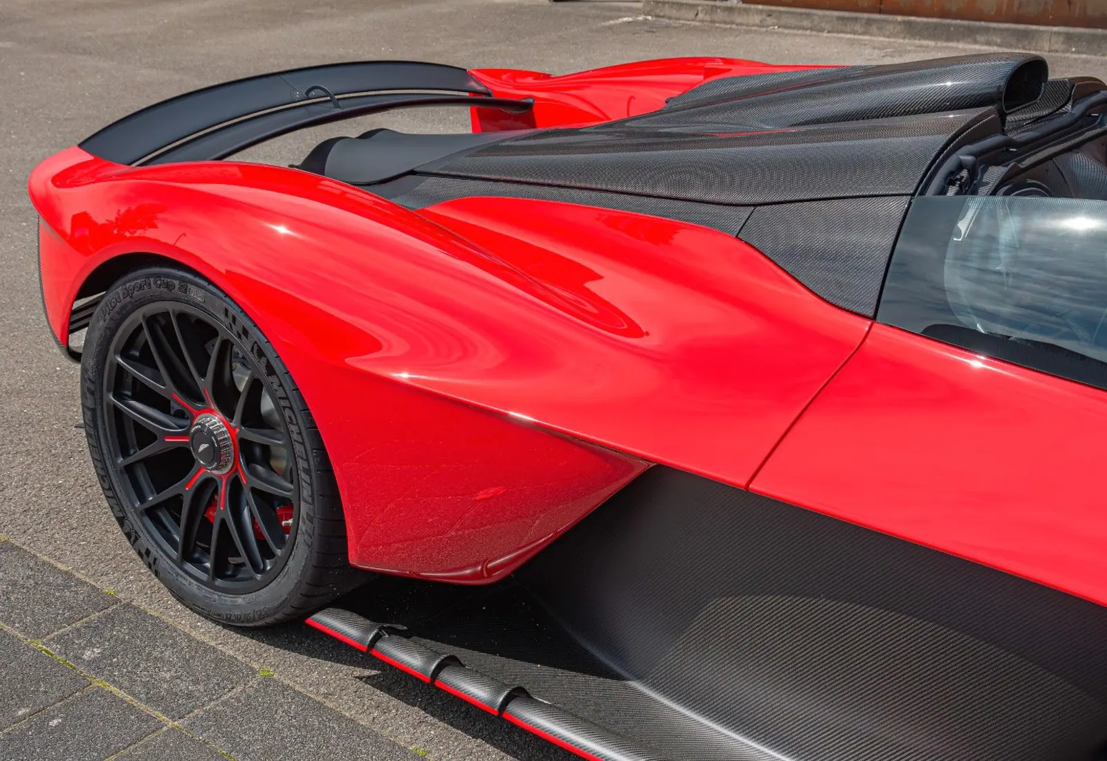 Aston Martin Valkyrie SPIDER * Q-COMMISSION * COLLECTOR PLAN *  - 103189
