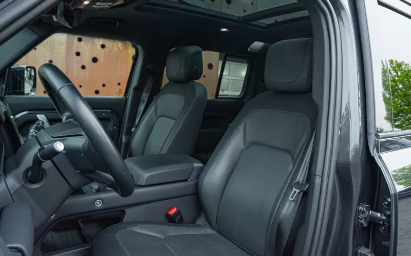 Land Rover Defender 3.0 D300 MHEV HSE 110 * MERIDIAN * PANO *  - 84797